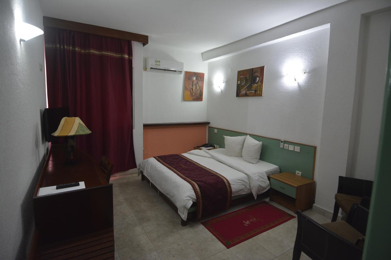 Merina Hotel Yaoundé Exterior foto