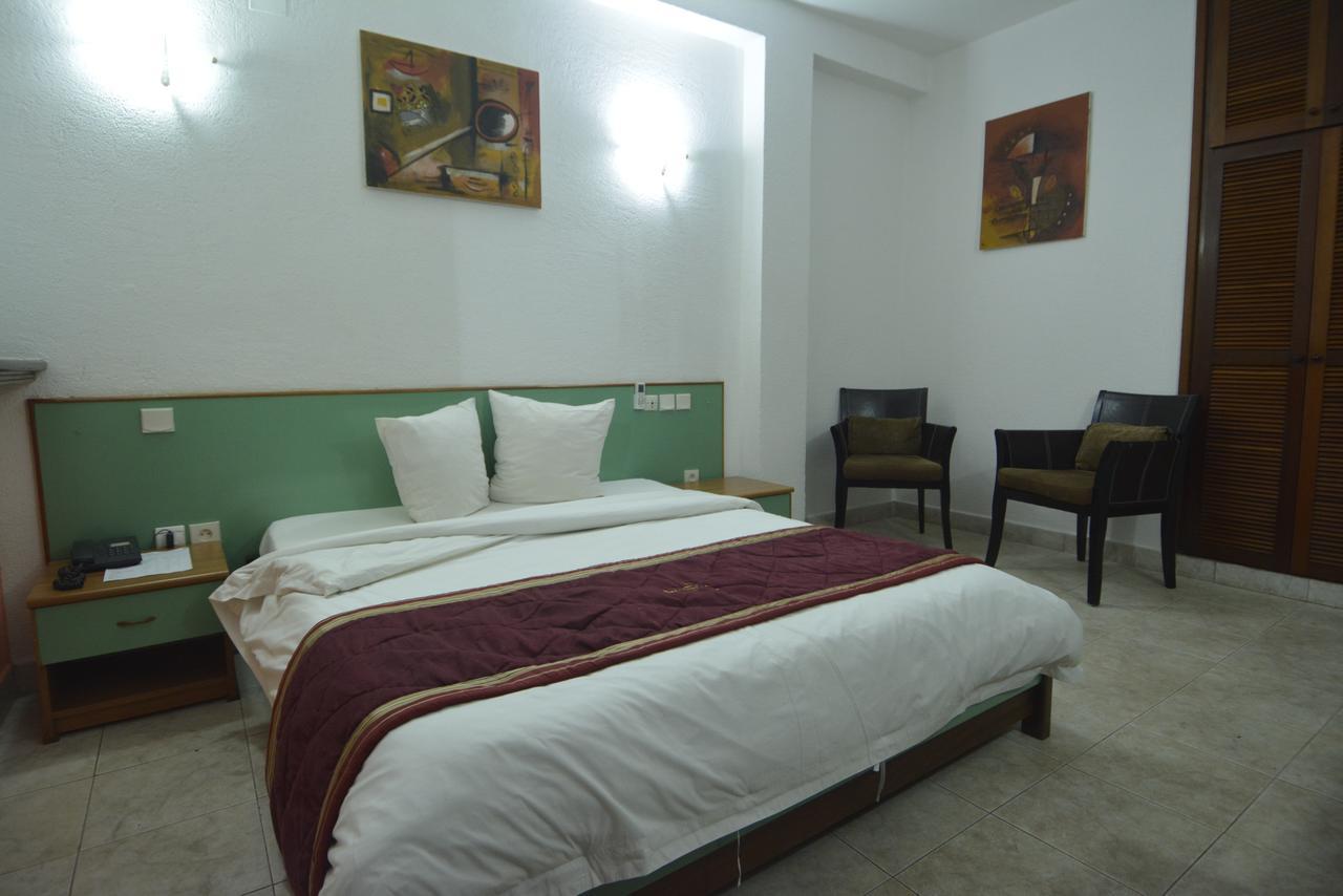 Merina Hotel Yaoundé Exterior foto